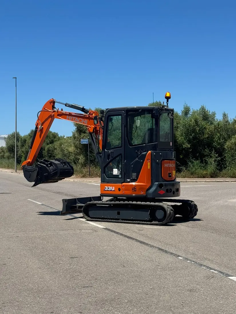 Miniexcavadora Hitachi ZAXIS 33U, nueva incorporación de Lorenzo Excavaciones